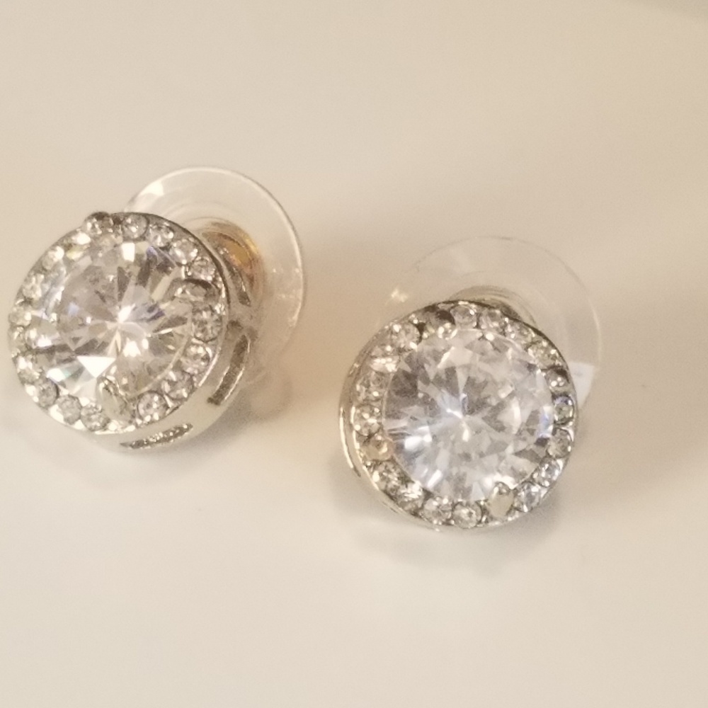 NEW. Luxury Earings